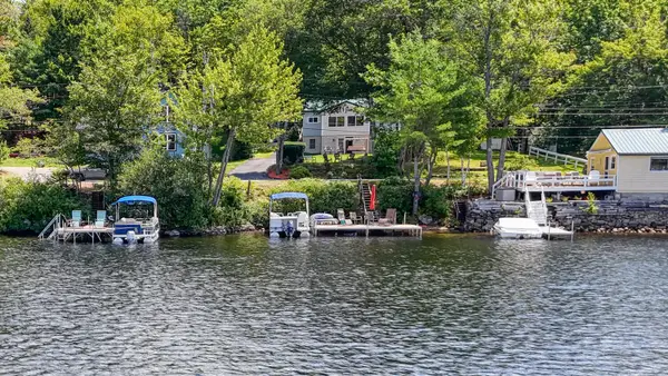 418 East Shore Road, Peru, ME 04290