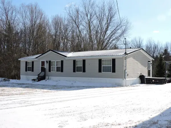 5 Whitten Road, Canaan, ME 04924