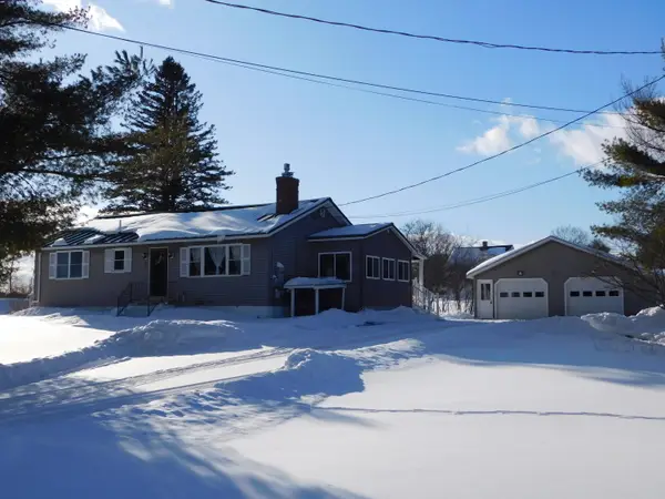 8 Black Stream Drive, Levant, ME 04456