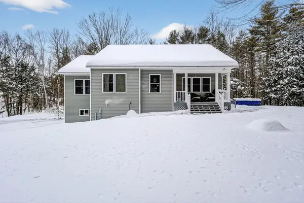 1525 Roosevelt Trail, Raymond, ME 04071