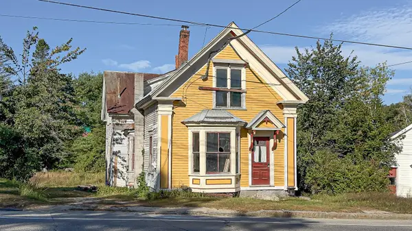 29 Portland Road, Bridgton, ME 04009