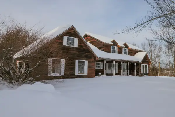 137 China Road, Albion, ME 04910