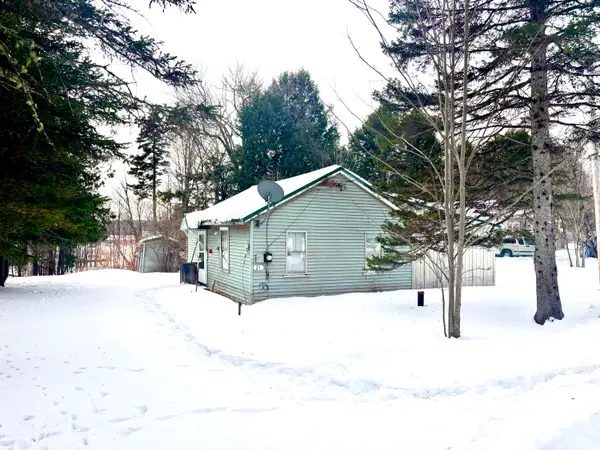 21 Horseshoe Road, Medway, ME 04460