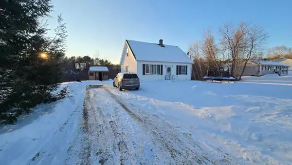 122 Meadow Lane, Farmington, ME 04938