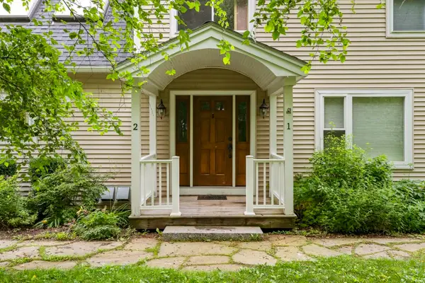 5 Hillside Place #2, Boothbay, ME 04537