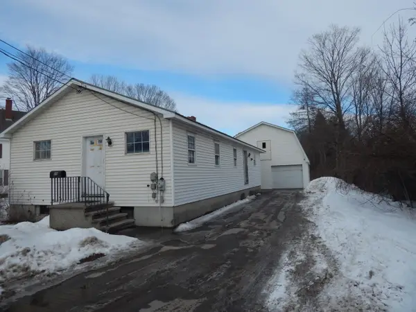 19 Park Street, Paris, ME 04281