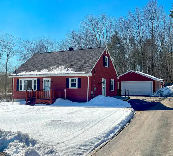 15 Hamlin Road, Falmouth, ME 04105