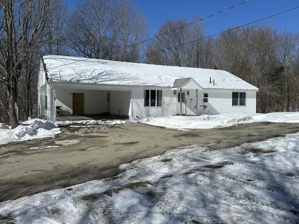 25 Yarmouth Road, Gray, ME 04039