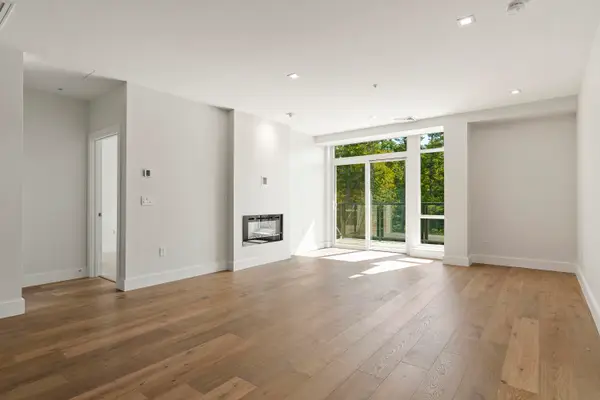 267 Us Route 1 #404, Falmouth, ME 04105