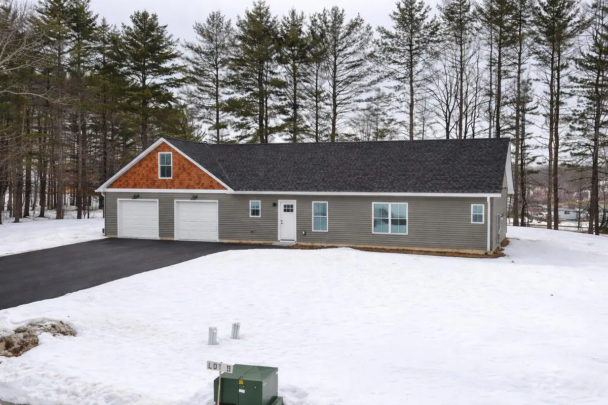 7 Village Green Circle, Oakland, ME 04963 - #1