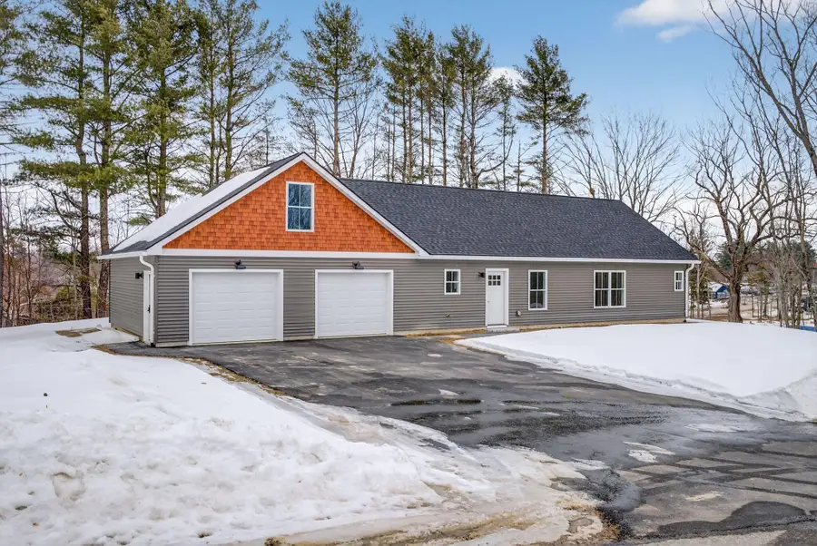 7 Village Green Circle, Oakland, ME 04963 - #3
