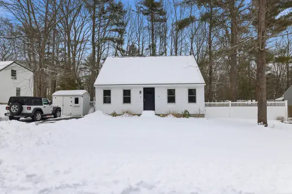 3 Clarkdale Road, Kennebunk, ME 04043