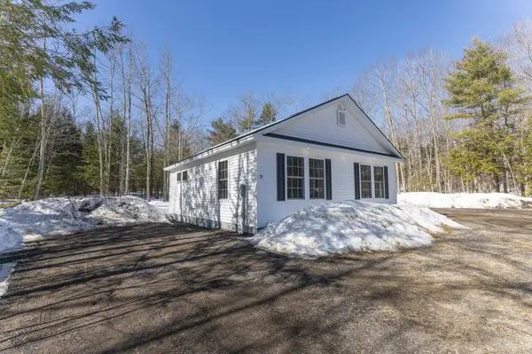 71 Chicopee Road, Standish, ME 04084