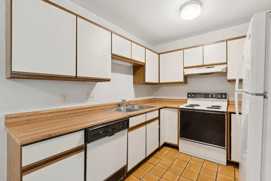 85 Middle Street #10, Hallowell, ME 04347 - #3