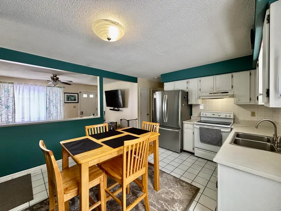 15 Roslin Avenue, Lewiston, ME 04240 - #3