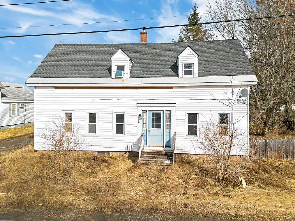 16 Maple Street, Vassalboro, ME 04989 - #1