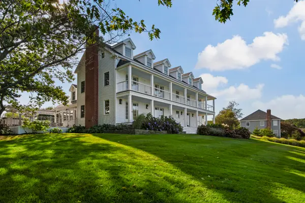 19 Salt Spray Lane, Cape Elizabeth, ME 04107