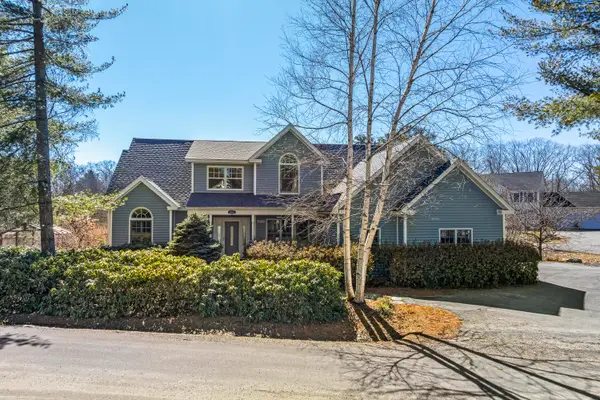 17 Clam Cove Drive, Rockport, ME 04856