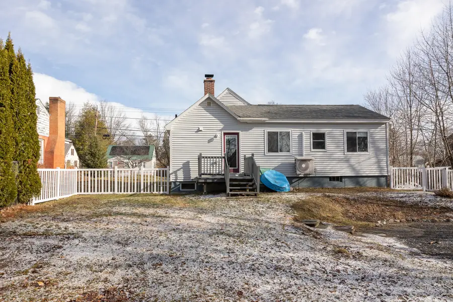 82 Oakland Street, Waterville, ME 04901 - #3