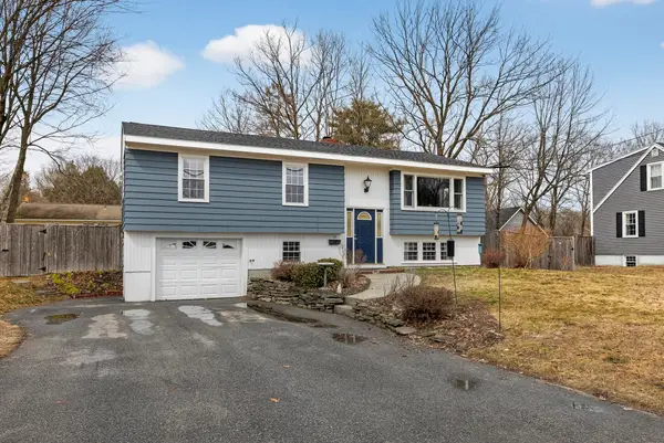 14 Spruce Lane, Gorham, ME 04038