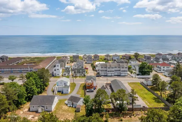 162 E Grand Avenue #301, Old Orchard Beach, ME 04064