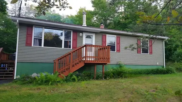 372 Massachusetts Avenue, Millinocket, ME 04462