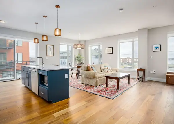 387 Commercial Street #322, Portland, ME 04101