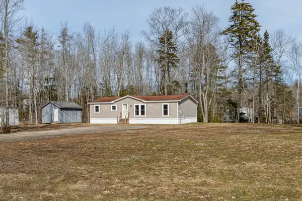 32 Boggs Farm Lane, Warren, ME 04864