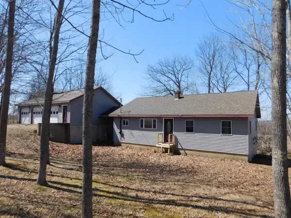 557 Enfield Road, Lincoln, ME 04457