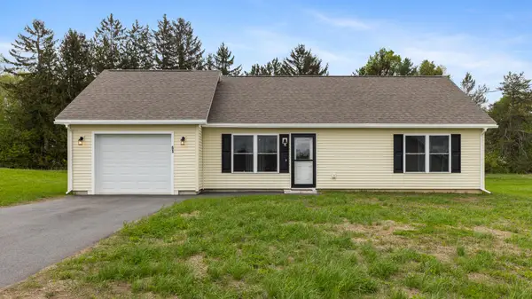 51 Stearns Farm Road, Hampden, ME 04444