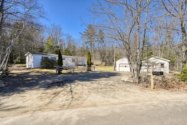 402 Lowell Town Road, Wiscasset, ME 04578