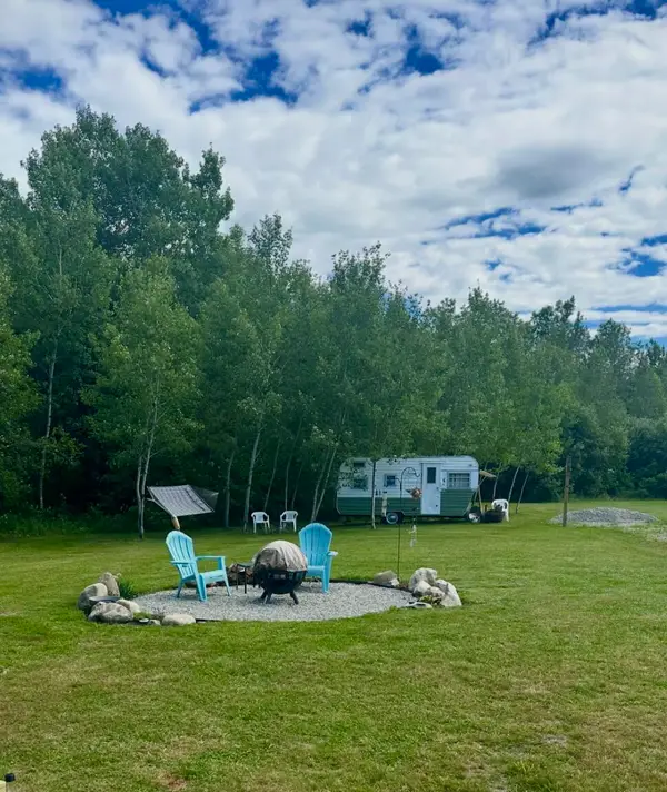 112 River Road, Detroit, ME 04929