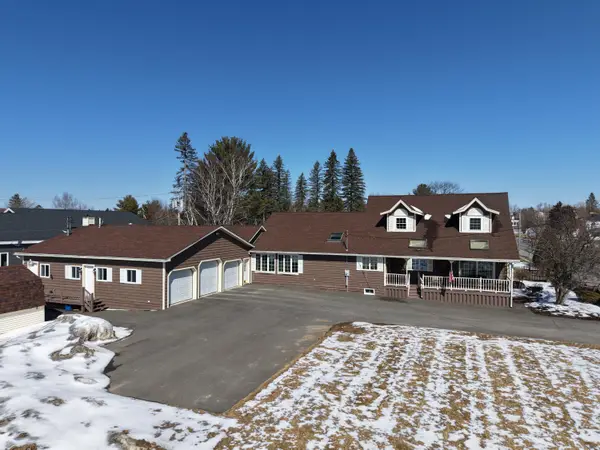 42 Fort Street, Mars Hill, ME 04758