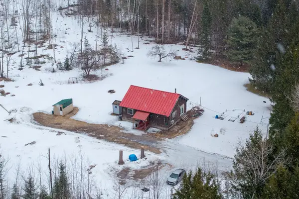 1337 E Plantation Road E, E Twp, ME 04758