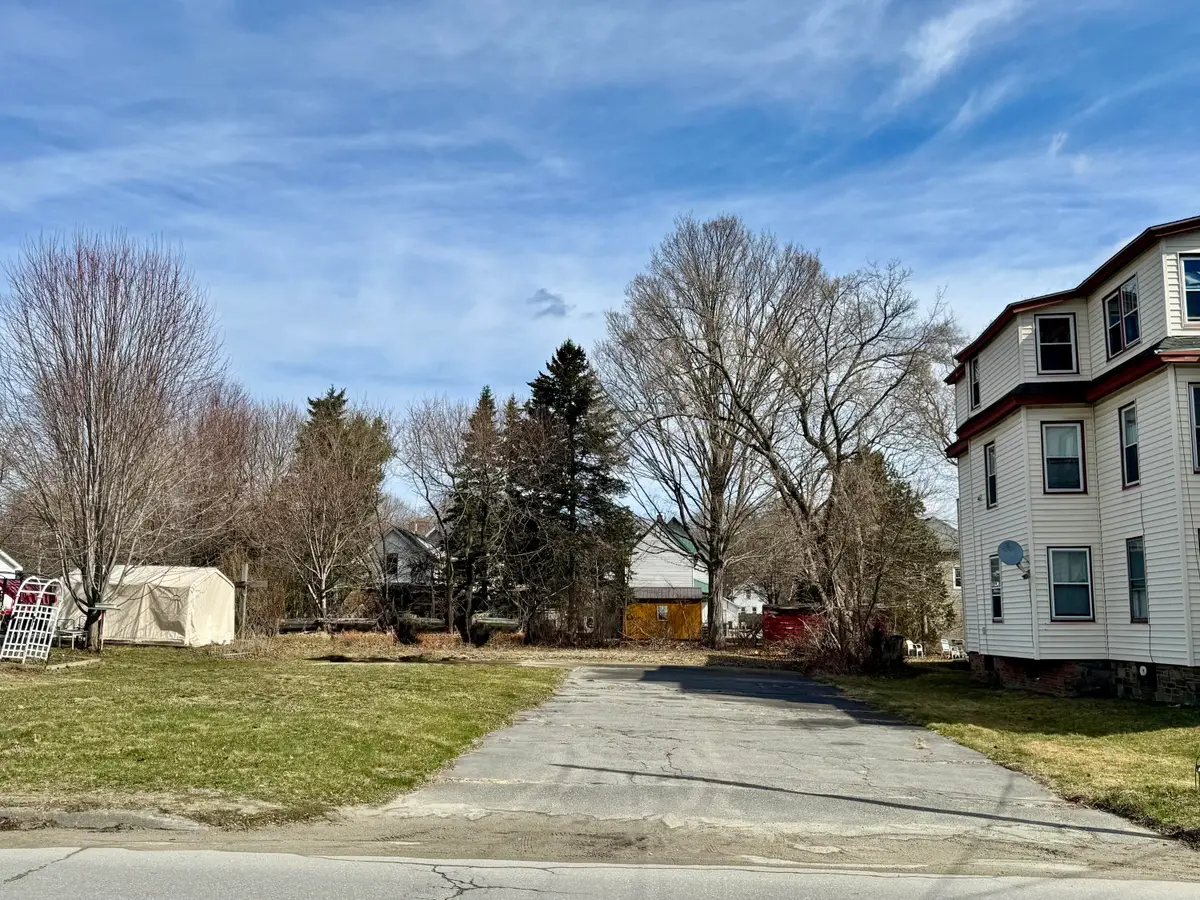 25 Oak Street, Waterville, ME 04901 - #1