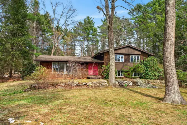 7 Brookside Drive, Falmouth, ME 04105