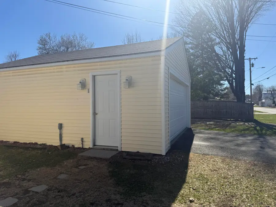 39 E Leavitt Street, Skowhegan, ME 04976 - #3