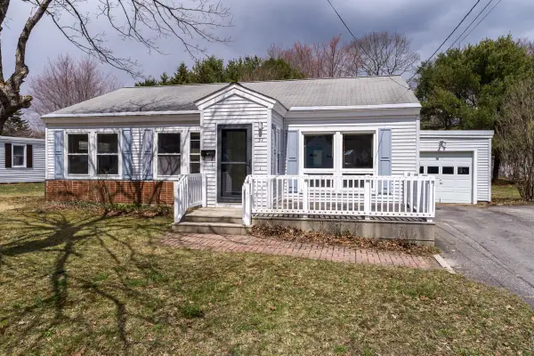 37 Moore Avenue, Brunswick, ME 04011