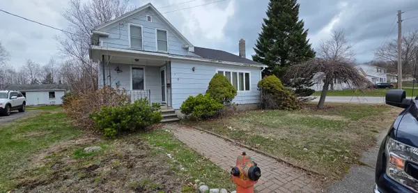 16 Western Avenue, East Millinocket, ME 04430