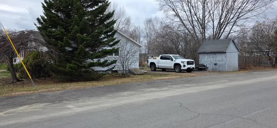 16 Western Avenue, East Millinocket, ME 04430 - #3