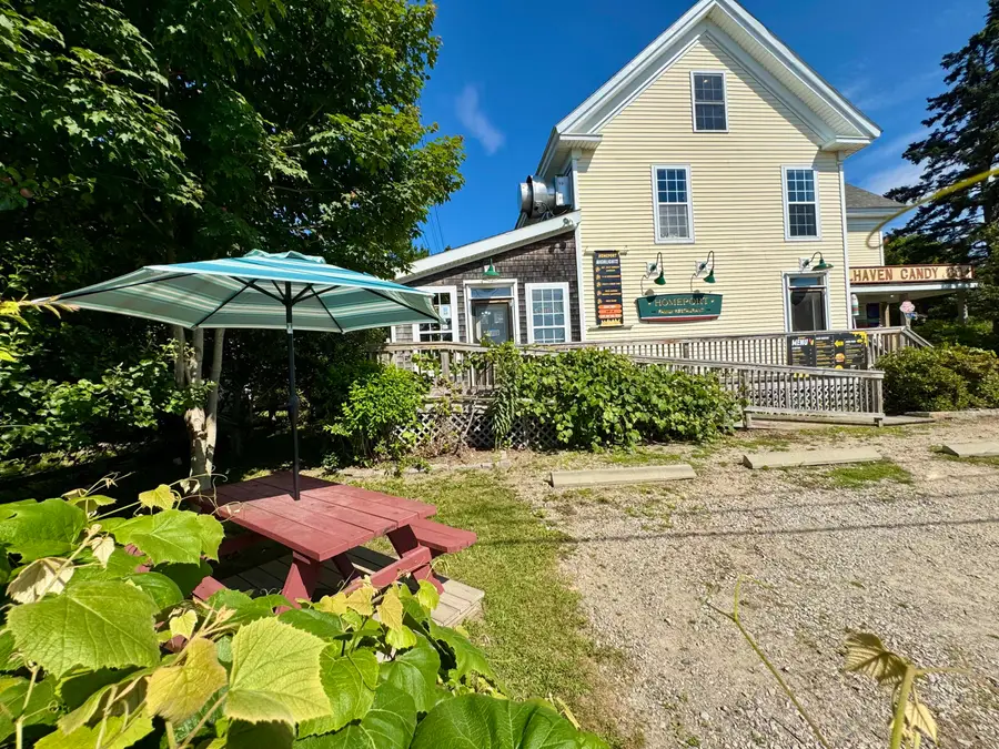 62 W Main Street, Vinalhaven, ME 04863 - #3