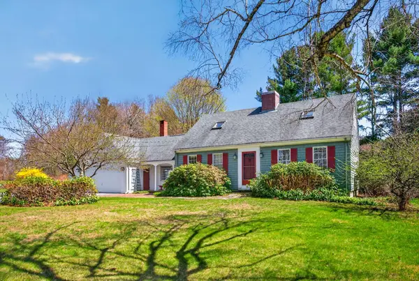 16 Mast Road, Falmouth, ME 04105