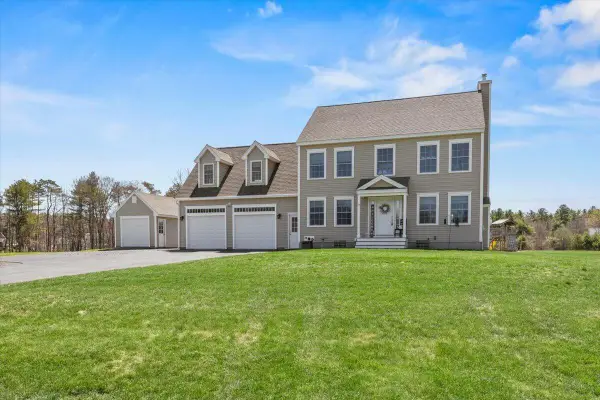 17 Shiers Meadow Drive, Gorham, ME 04038