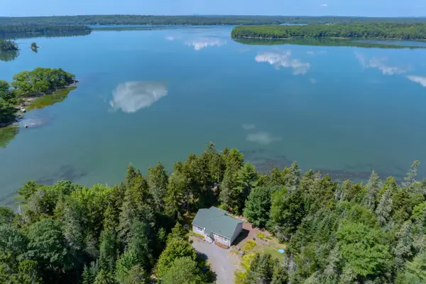 73 Taunton Bay Shores Road, Franklin, ME 04634