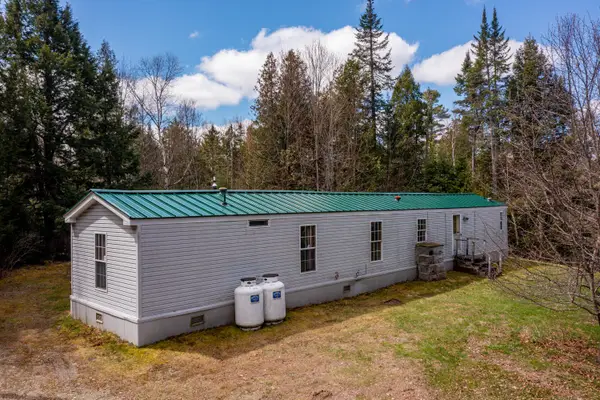 198 New England Road, Searsmont, ME 04973