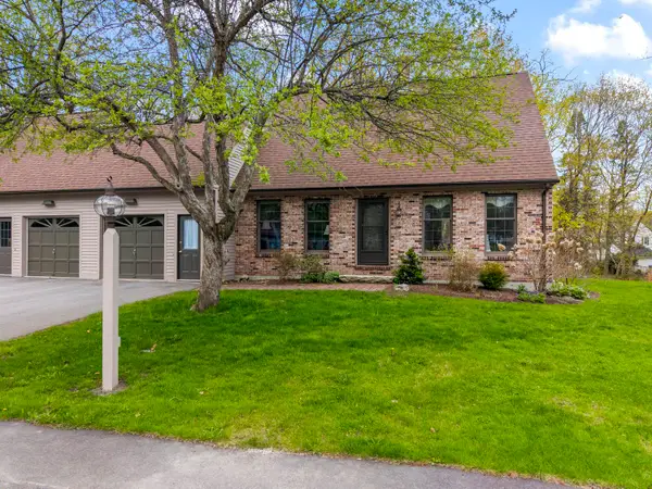 15 Coachlight Lane #15, Portland, ME 04102
