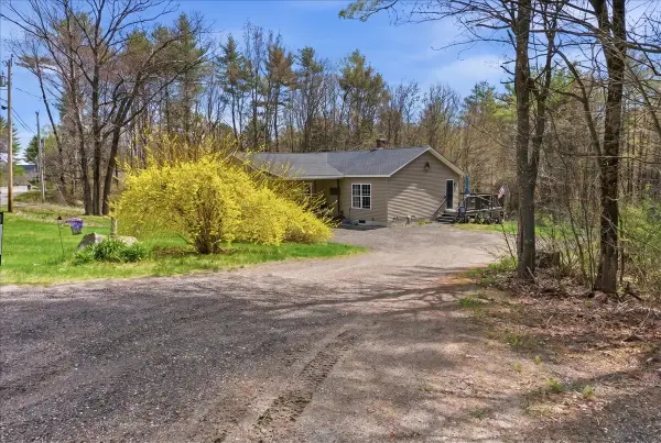 244 Back Street, Monmouth, ME 04265