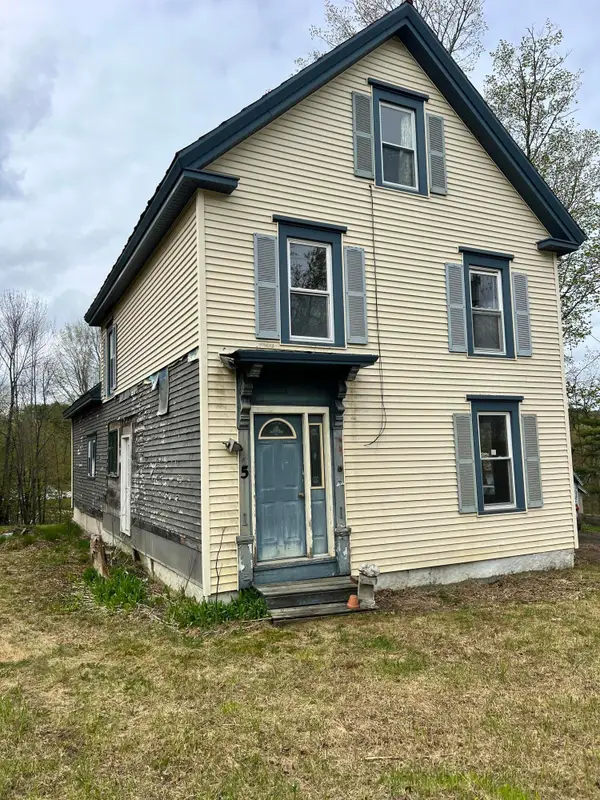 5 High Street, Dover-Foxcroft, ME 04426