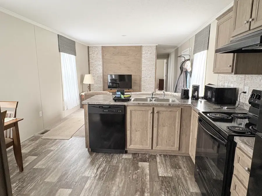16 R.w. Macleod Lane, Belfast, ME 04915 - #3