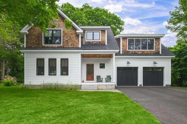59 Underwood Road, Falmouth, ME 04105